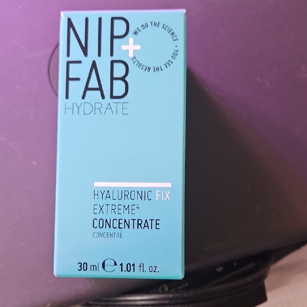 NIP+FAB Hydrate Hyaluronic Fix Extreme4 Concentrate